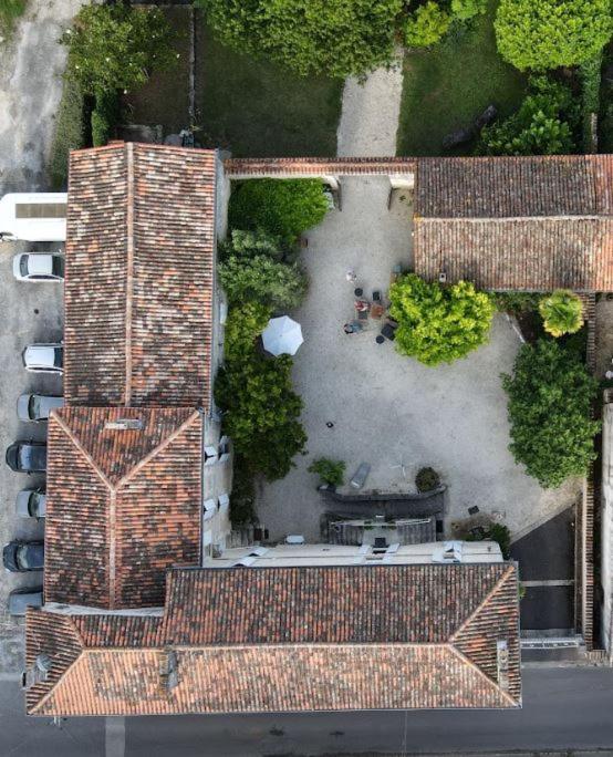 Gite Le Bonheur Hiersac Exterior photo